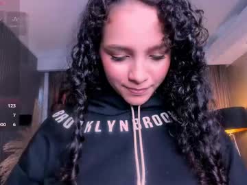 anahi curlie1